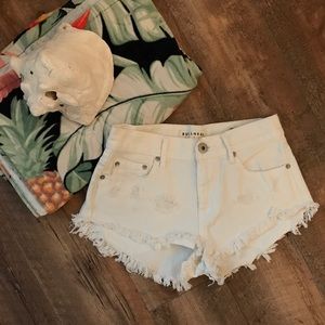 White distressed Bullhead shorts from PacSun